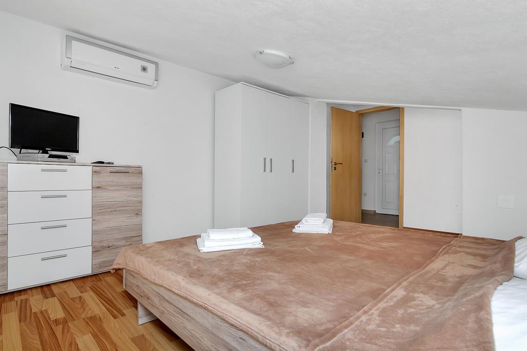 Apartmani Cico Gdinj Εξωτερικό φωτογραφία